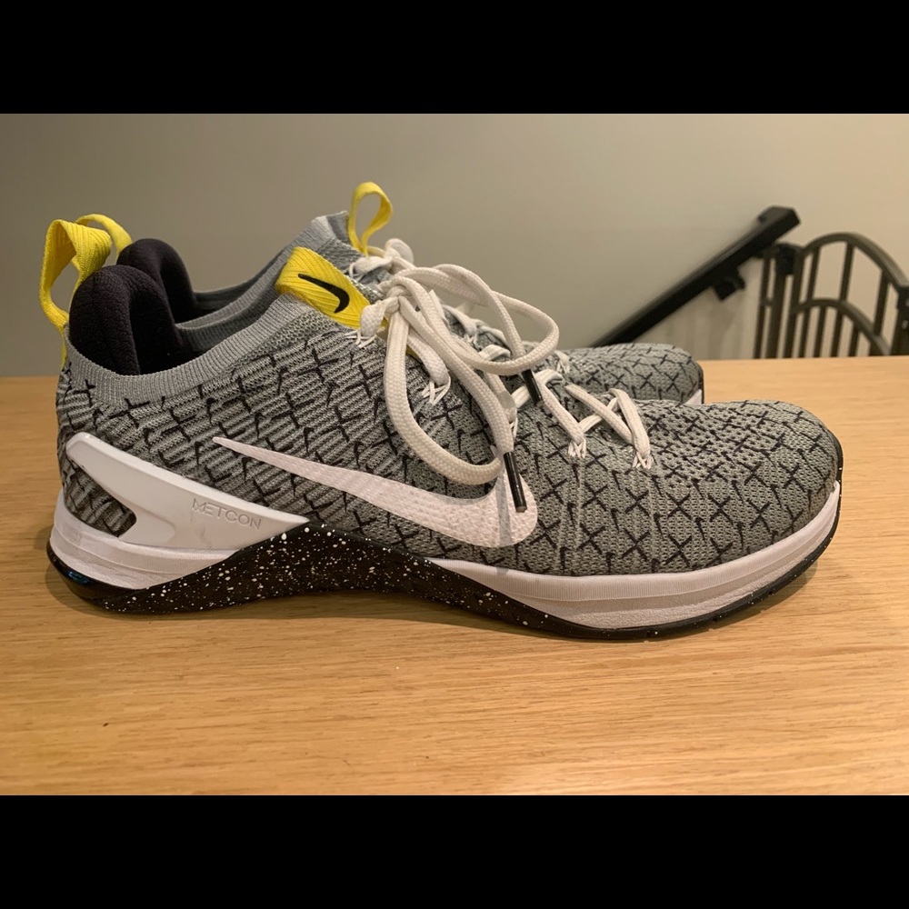 Men’s Nike metcons